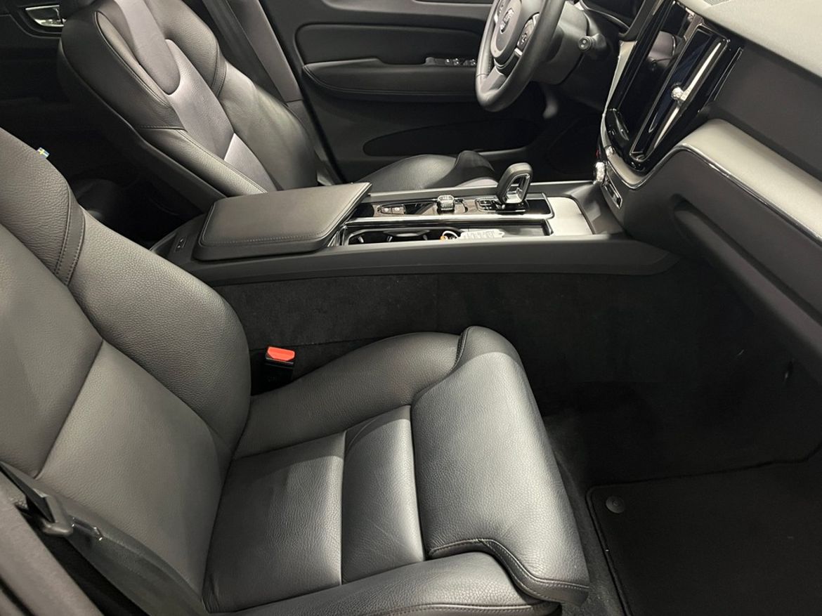 Volvo XC60 2023 - miniatyr 9
