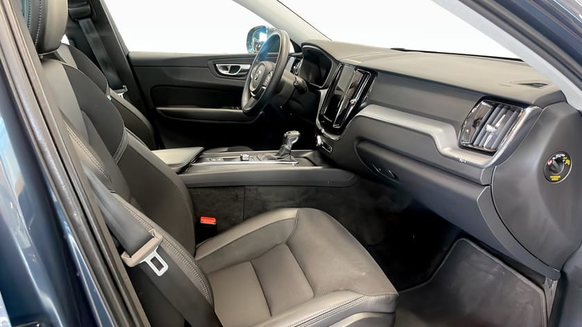 Bild 3 av Volvo XC60 Momentum Rattvärme Keyless