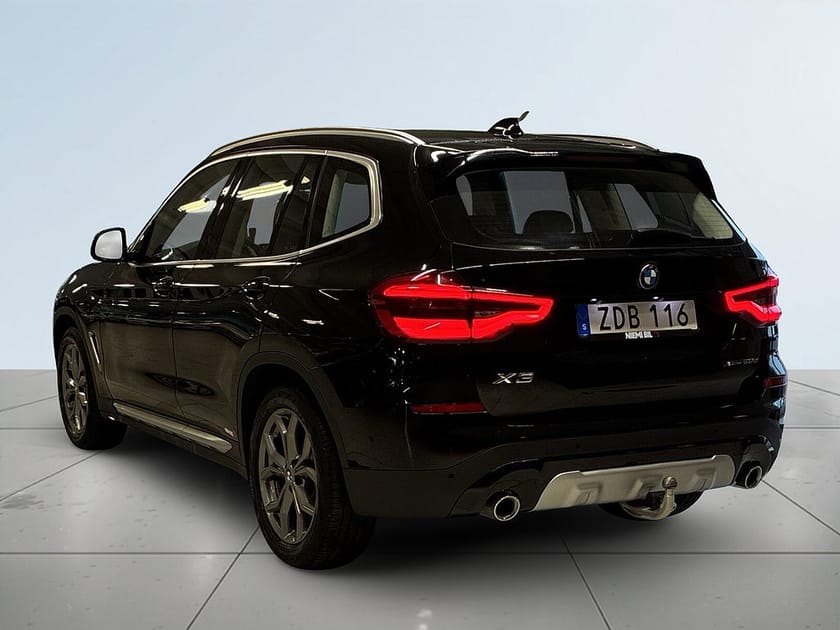 Bild 5 av BMW X3 xDrive20d Dragkrok Rattvärme Navigation S&V-däck