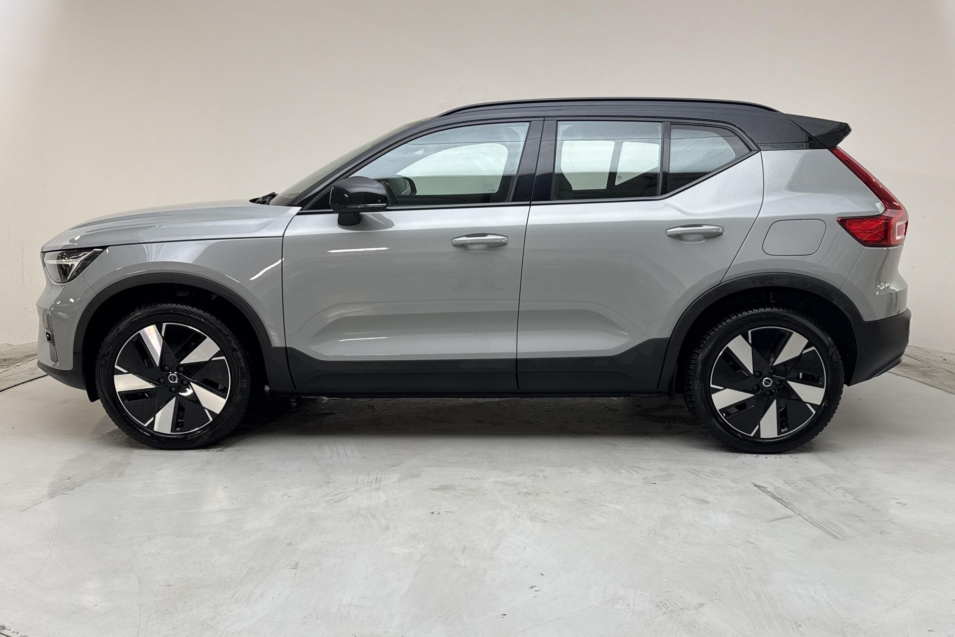 Volvo XC40 2024, bild 2/10