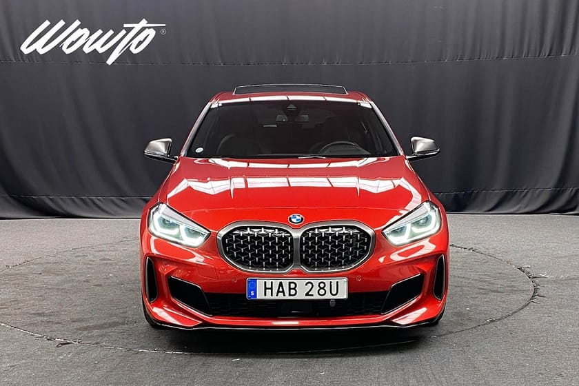 Bild 2 av BMW M135i xDrive 306HK /Pano /HuD /H/K