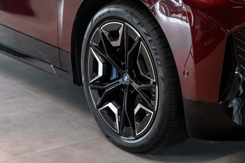 Bilde 5 av BMW iX xDrive40 Fully Charged Sportspakke Krok Pano A.Cruise