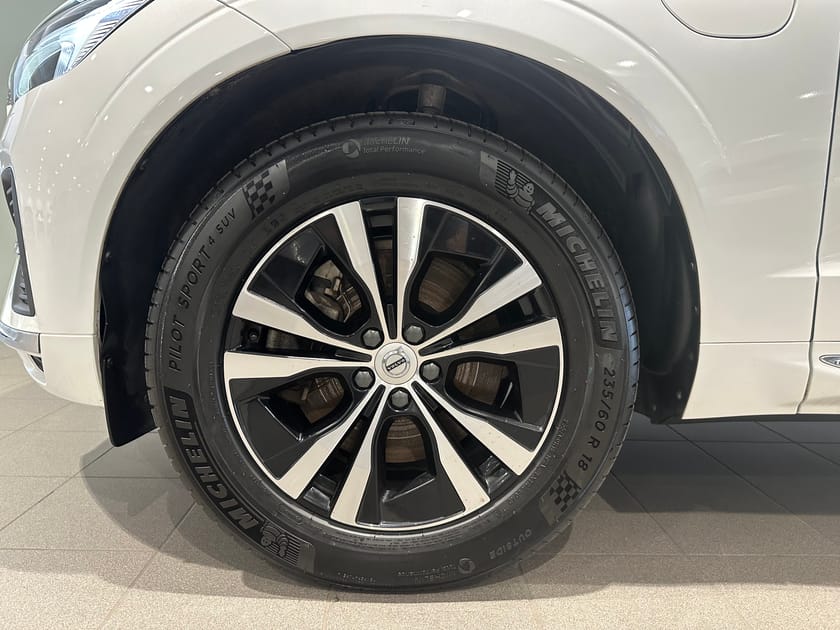 Bild 5 av Volvo XC60 Recharge T6 Core Bright/ Dragkrok/ Backkamera/ Panoramatak