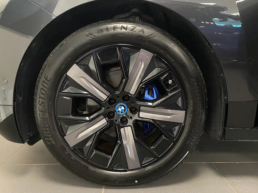 Bild 2 av BMW iX xDrive50 Driving Assistant Professional H/K Drag