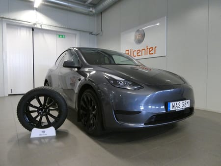 Tesla Model Y Standard Range RWD Drag-Skinn-Panorama-Navi-Moms-SoV