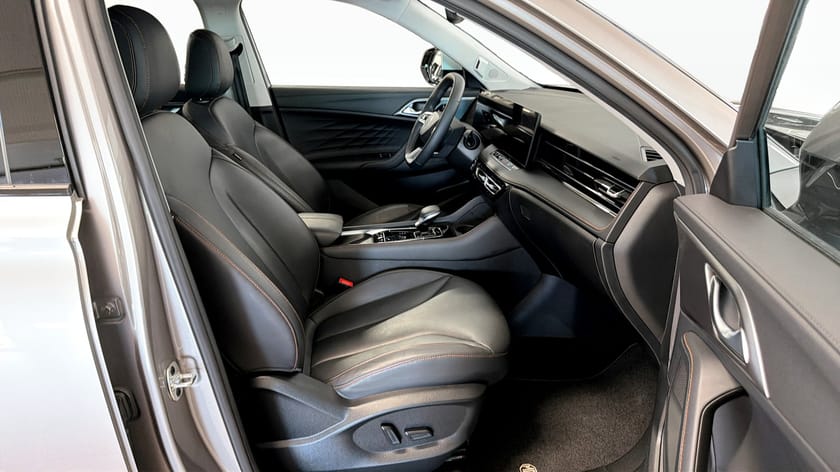 Bild 3 av MG HS PHEV LUXURY PLUG-IN HYBRID 307Hk / 360° / CarPlay