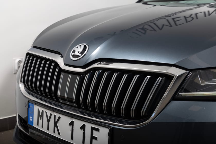 Bild 3 av Škoda Superb Kombi 2.0 TDI 4x4 DSG 200hk Canton/Pvärmare/Drag/Cockpit/Blindspot