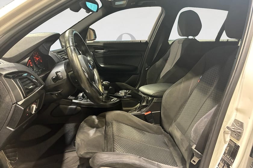 Bild 3 av BMW 118d xDrive 150 HK M-SPORT DRAG NAV RATTVÄRME H/K NYSERV