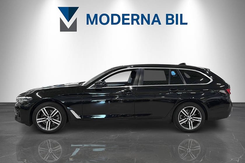 Bild 3 av BMW 520d xDrive Touring BMW Steptronic 190hk Adaptiv B-kam Drag CarPlay