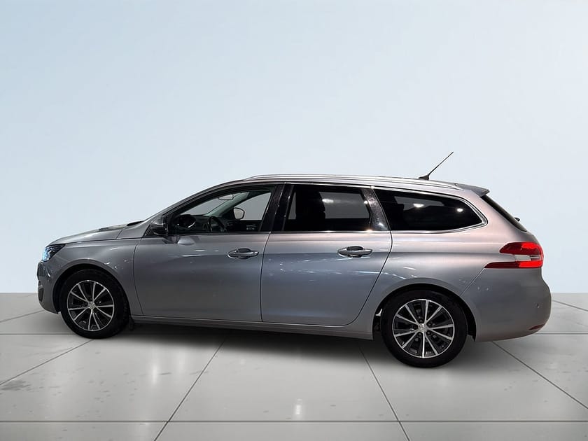 Bild 4 av Peugeot 308 SW 1.2 PureTech 130 Allure Drag Mvärm Kamera S/V-hjul