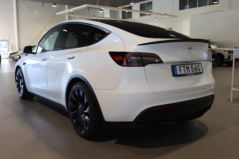 Bild 3 av Tesla Model Y Performance AWD 534 HK Autopilot Pano Navi