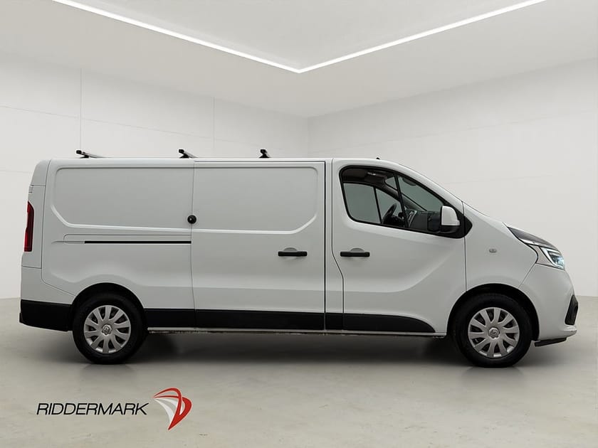Bild 2 av Renault Trafic Skåpbil L2 2.0dCi Värm Drag LED B-Kamera V-Inred Moms