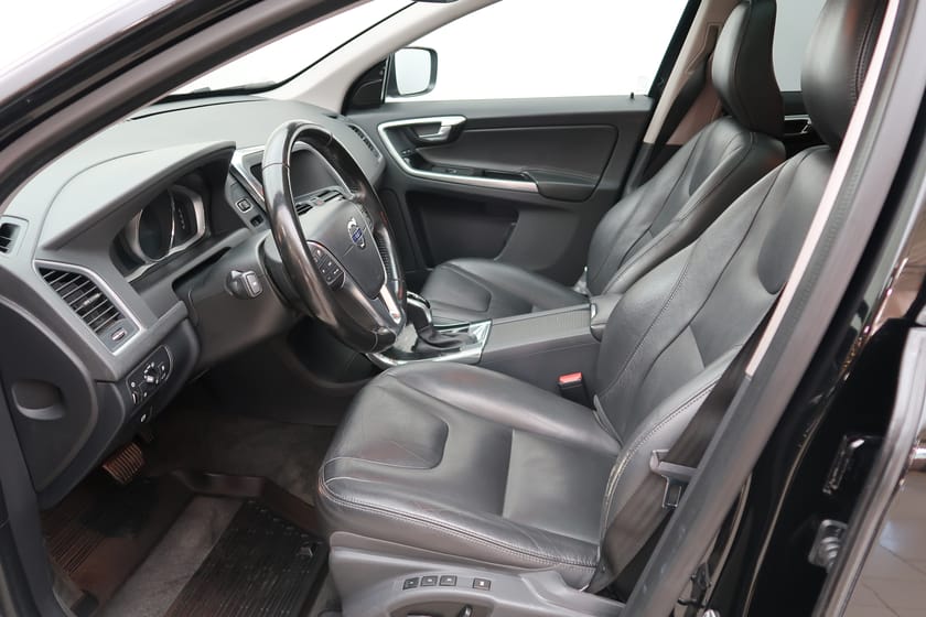 Bild 4 av Volvo XC60 D4 AWD Classic Summum/Klimatpkt/TeknikpktPRO/PrgmVärmare/Backamera/Pano