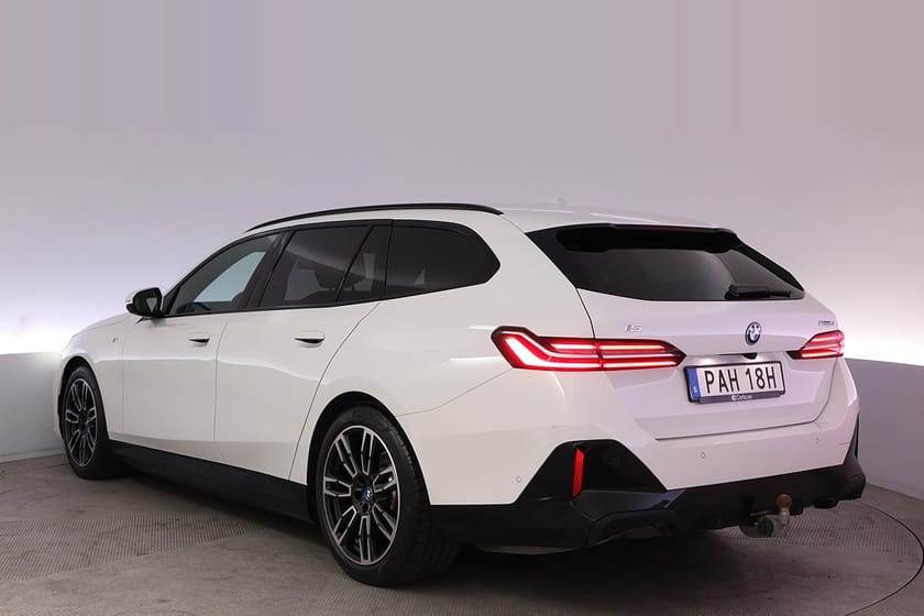 Bild 4 av BMW i5 eDrive40 Touring M-Sport Drag BSM Kamera DA V-hjul