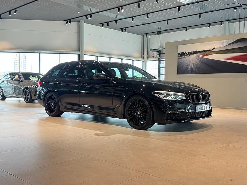 Bild 3 av BMW 530d xDrive Touring M Sport Pano Head-Up H/K Drag Elstolar