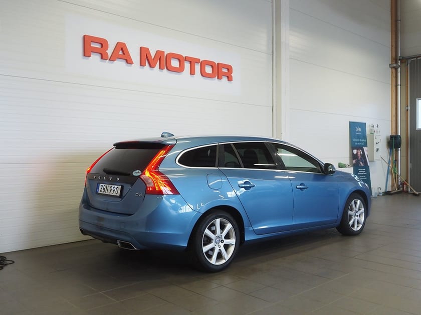 Bild 5 av Volvo V60 D4 Geartronic Summum Business Edt Pro Taklucka Drag GPS