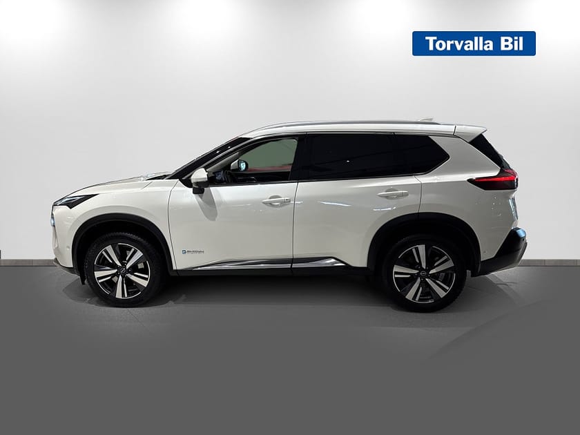 Bild 4 av Nissan X-Trail e-4ORCE AWD 214hk Tekna Design, 360kam,Elstol,HUD, Drag