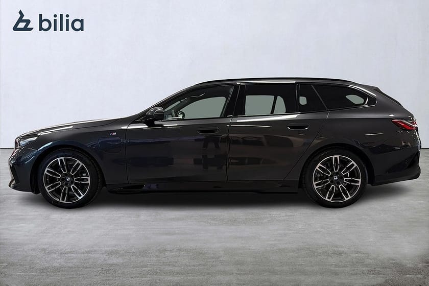 Bild 3 av BMW 530e xDrive Touring M-sport | Drag | Aktiv farth. | 19"