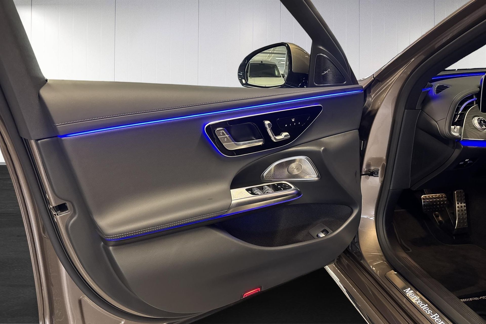 Mercedes-Benz E 300 DE 4M AMG 2026, bild 7/10