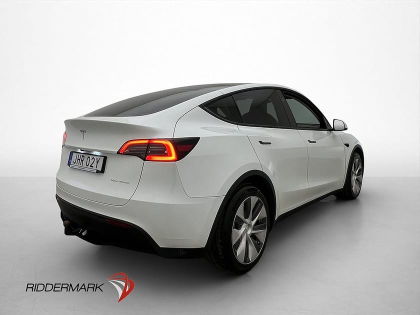 Bild 5 av Tesla Model Y Long Range AWD Dragkrok Autopilot MOMS