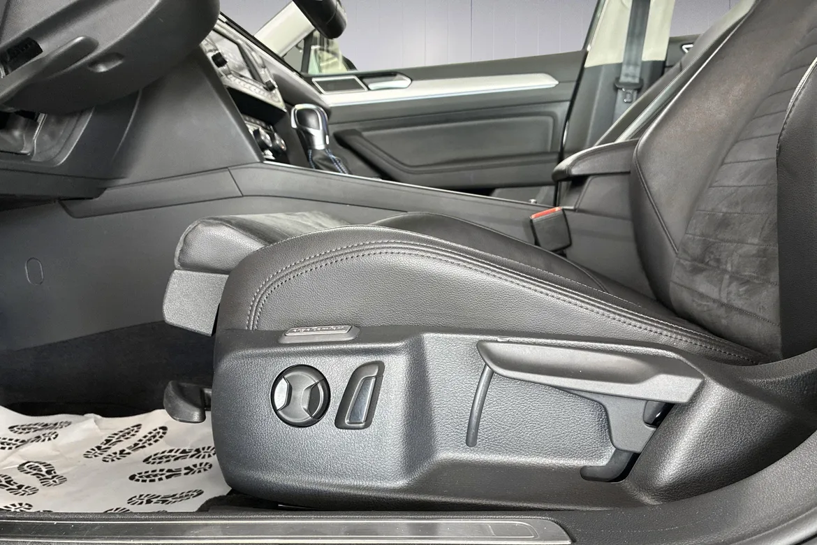 picture of a car