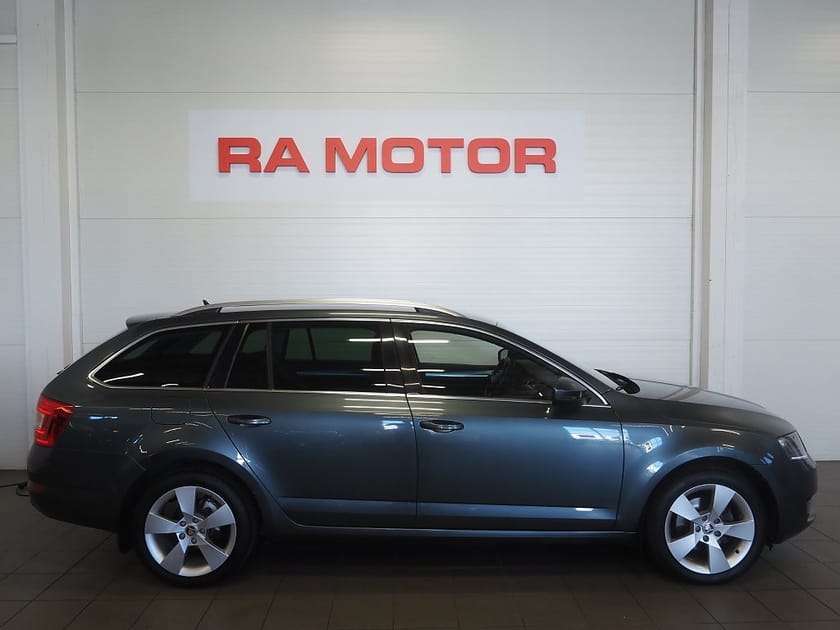 Bild 4 av Škoda Octavia Kombi Skoda 1.4 TSI 150hk Style Premium Drag P-Värm Nav B-Kam