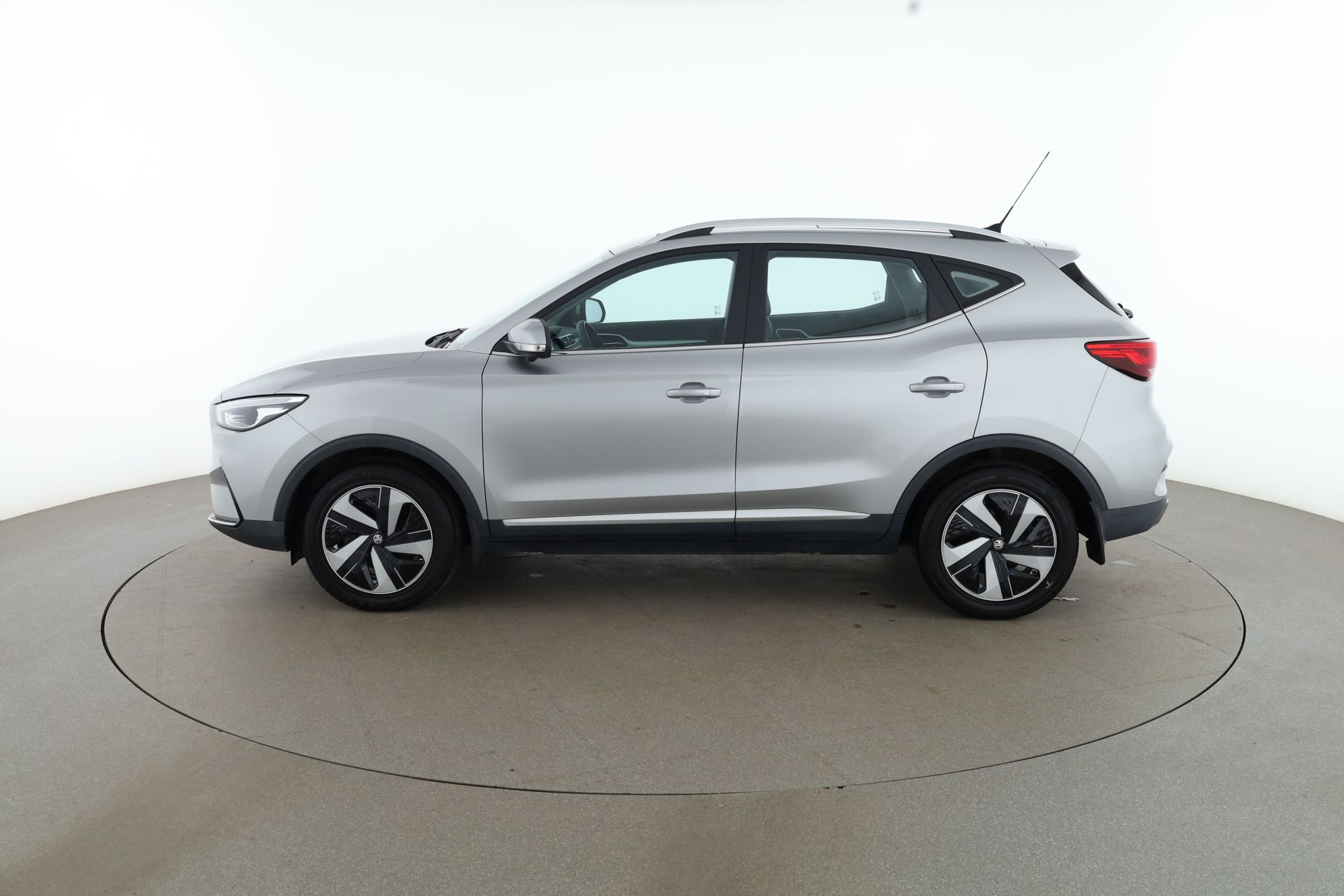 MG ZS SUV ZS EV Long Range 2023, kuva 2/10