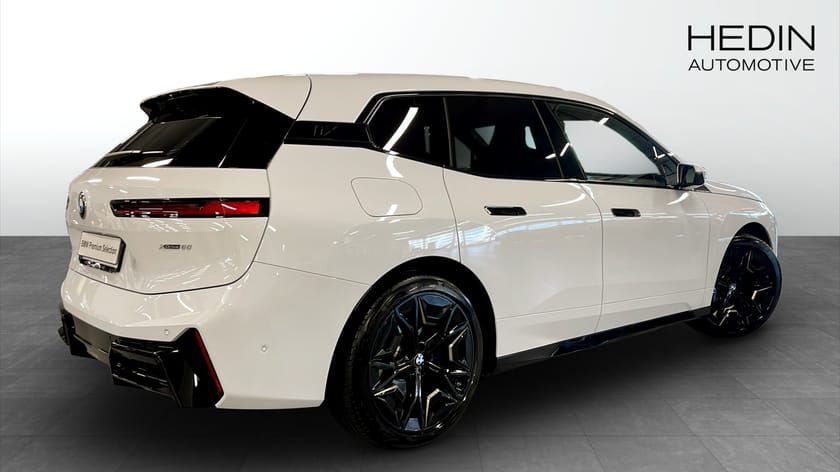 Bild 2 av BMW iX xDrive60 Charged M-Sport Dragkrok, 22"LM-fälg