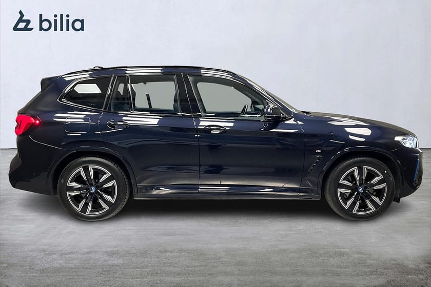 Bild 2 av BMW iX3 iX3-M Sport-Rattvärme-Dragkrok-Panorama