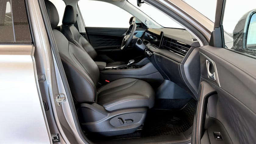 Bild 3 av MG HS PHEV LUXURY 307Hk / 360° / Blis / CarPlay