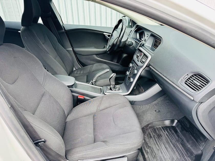 Bild 5 av Volvo V40 T3 150HK BUSINESS / DRAG / VÄRMARE