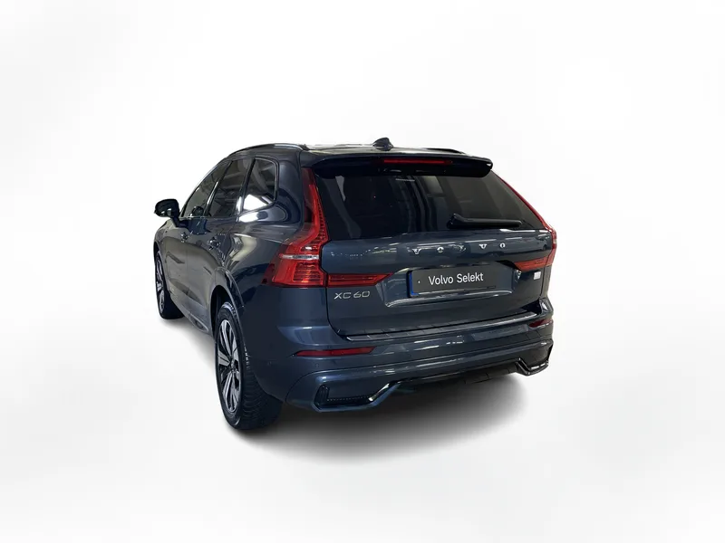 Bild 3 av 20 – Volvo XC60 Recharge T6 II Plus Dark Edition.