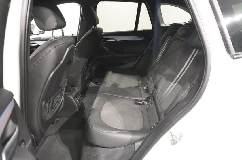 Bild 5 av BMW X1 xDrive25e M Sport Drag HiFi Kamera HUD