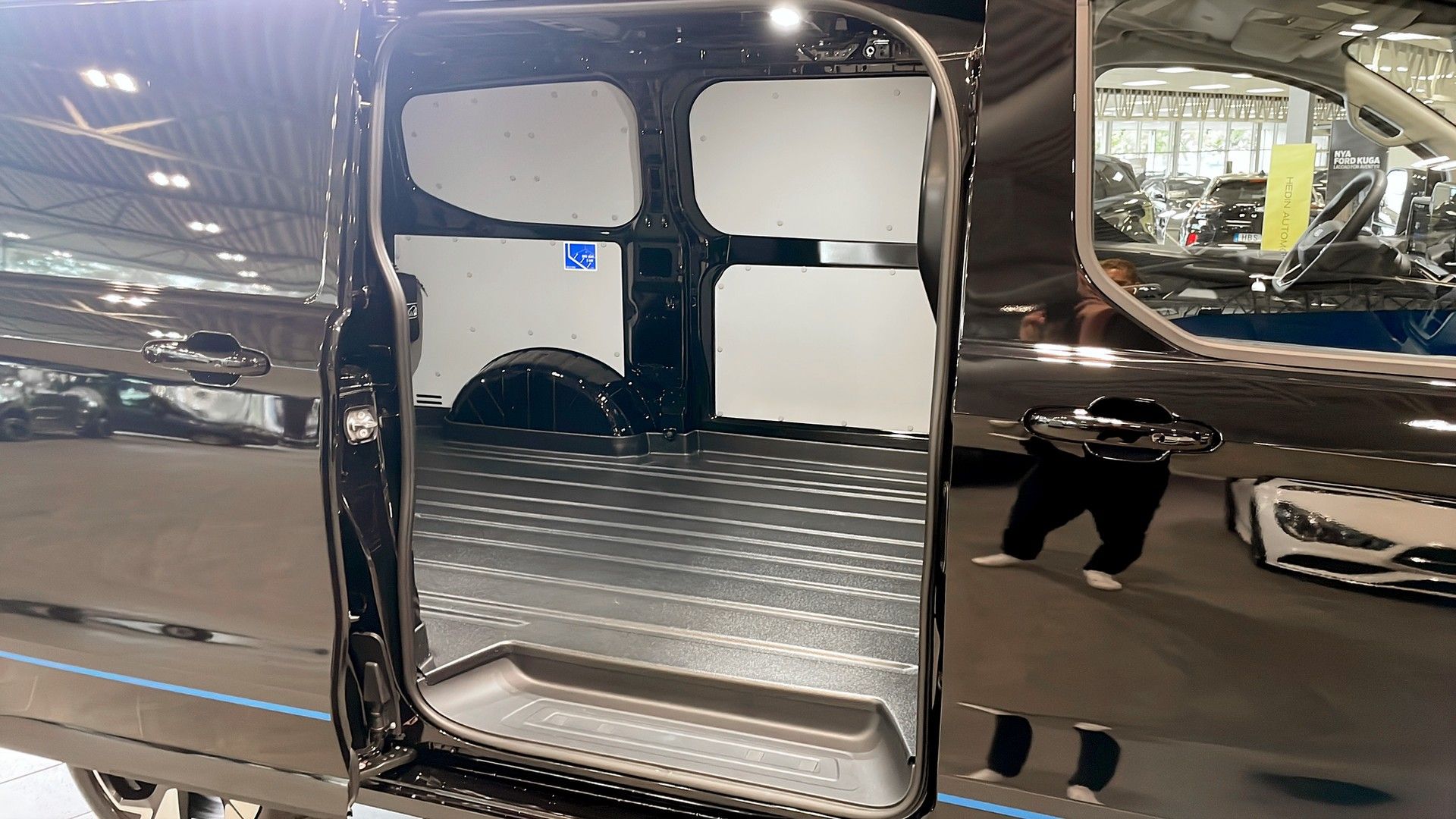 Ford E-Custom 2026, photo 5/12