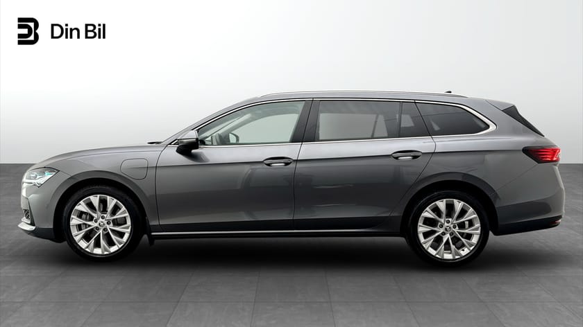 Bild 2 av Škoda Superb iV Kombi Selection 204 DSG /Drag/Vinterpaket