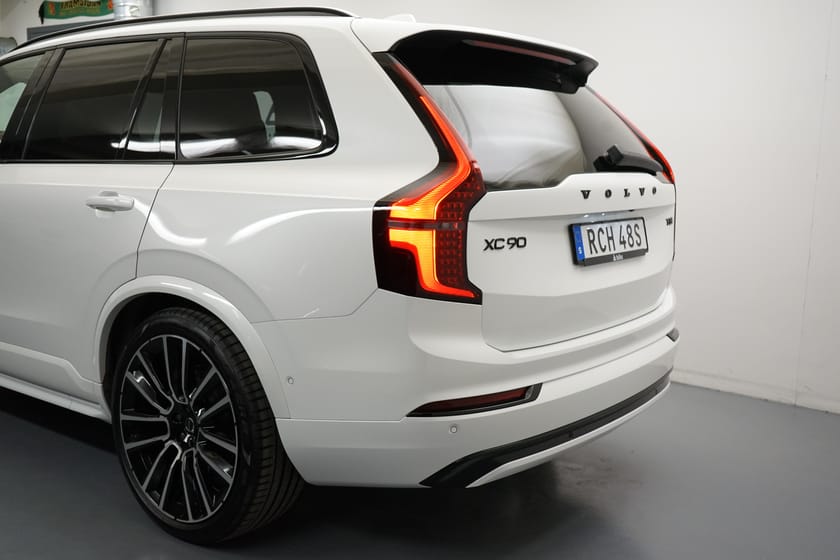 Bild 3 av Volvo XC90 T8 Ultra Black Edition, Parkeringskamera 360, Dragkrok, Taklucka, Navigation