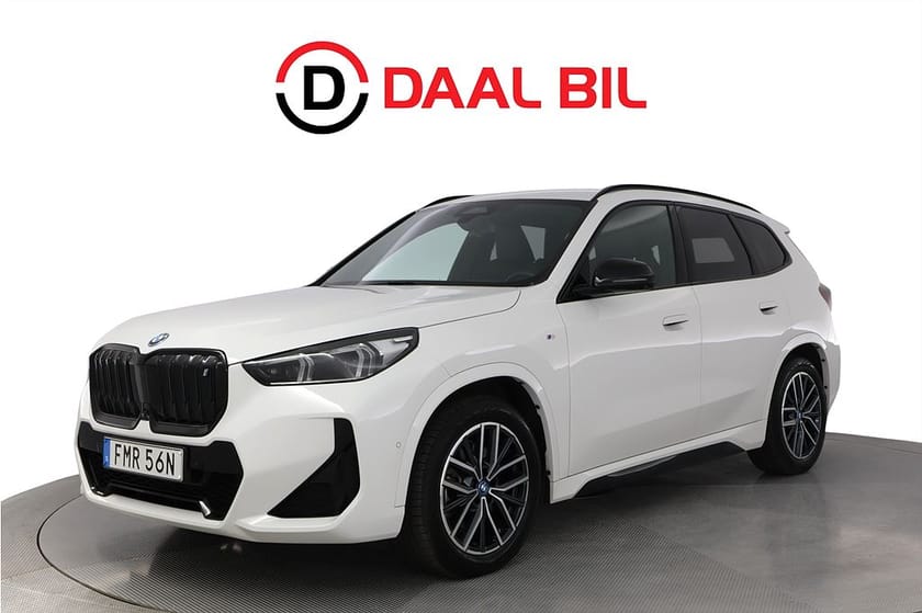 Bild 1 av BMW iX1 xDrive30 64,7 kWh 306HK M-SPORT DRAG P-VÄRM HUD 3D-VIEW