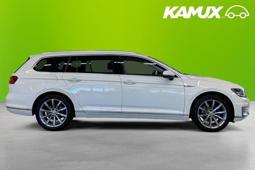 Bild 2 av Volkswagen Passat Variant GTE 1.4 TSI DSG 218hk GRILL PÅ KÖPET LED Ambientebelysning Plus
