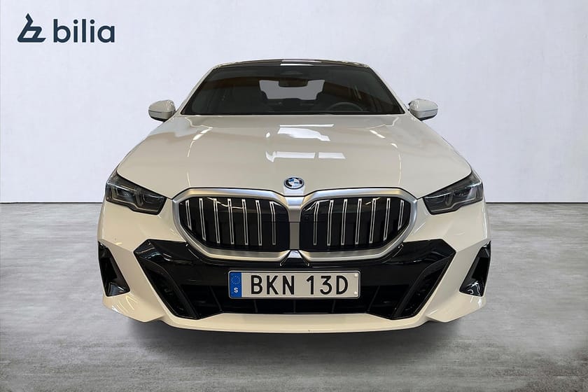Bild 5 av BMW 530e M Sport Panorama Värmare Komfortstolar 360 Kamera Drag