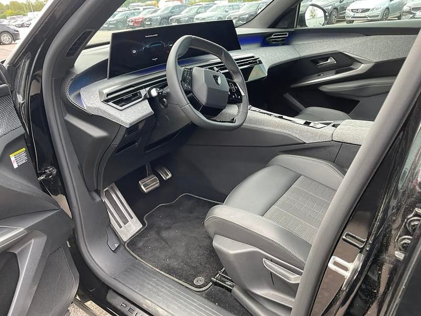 Bild 5 av Peugeot 5008 Hybrid 145