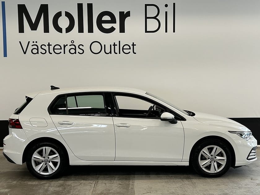 Bild 5 av Volkswagen Golf 1.5 eTSI  150hk Navigation Sensorer CarPlay