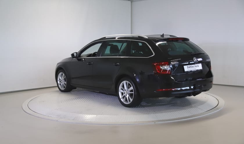 Bilde 3 av Škoda Octavia Stasjonsvogn 2,0 184hk 4x4 Style ACC/Krok/Kam/Dig.disp/Webast/Canton