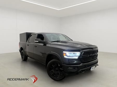 RAM 1500 Crew Cab Dodge Laramie Night V8 4x4 Luft Pano H/K Släde Moms