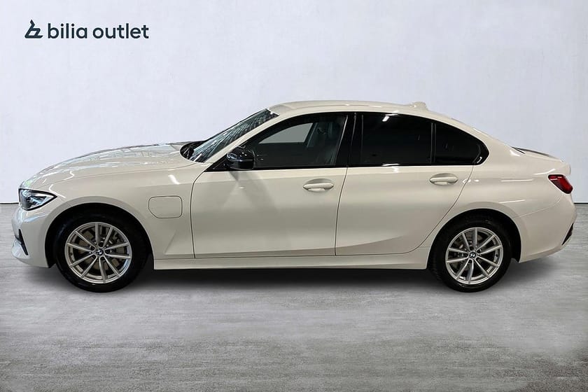 Bild 5 av BMW 330e Sedan Sport line Navigation
