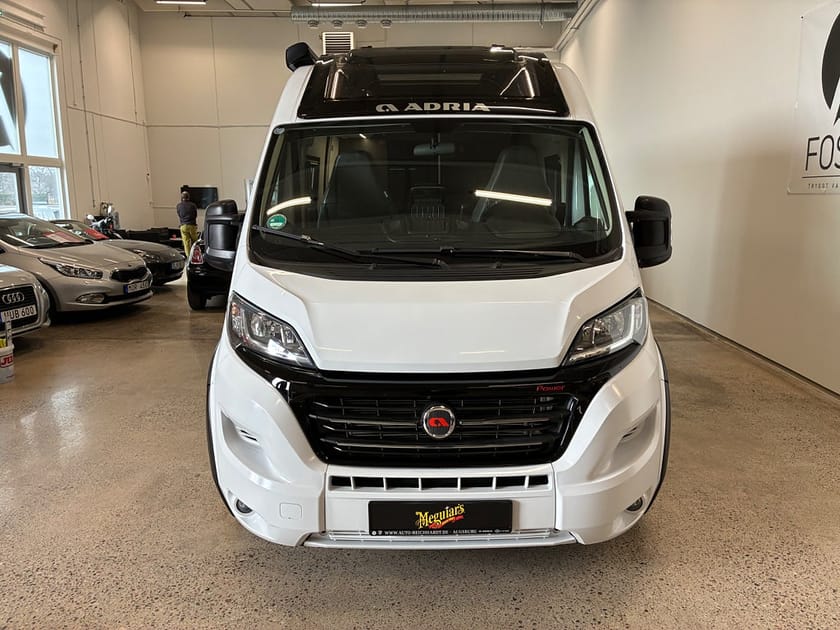 Bild 5 av Adria Mobil Twin 600 SUPREME SPB Plåtis Markis Backkamera 6 meter Automat