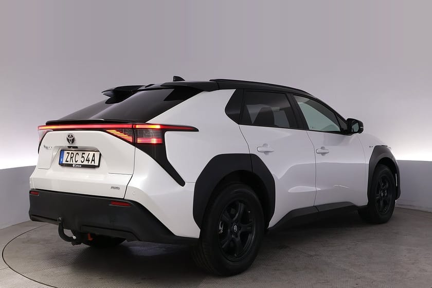 Bild 5 av Toyota bZ4X 71,4 kWh AWD Style Edition Pano Drag Elstol 360
