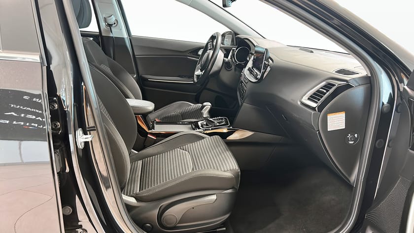Bild 3 av Kia Ceed Sportswagon Plug-in Hybrid SW Action 140hk Kamera Navi CarPlay Rattvärme