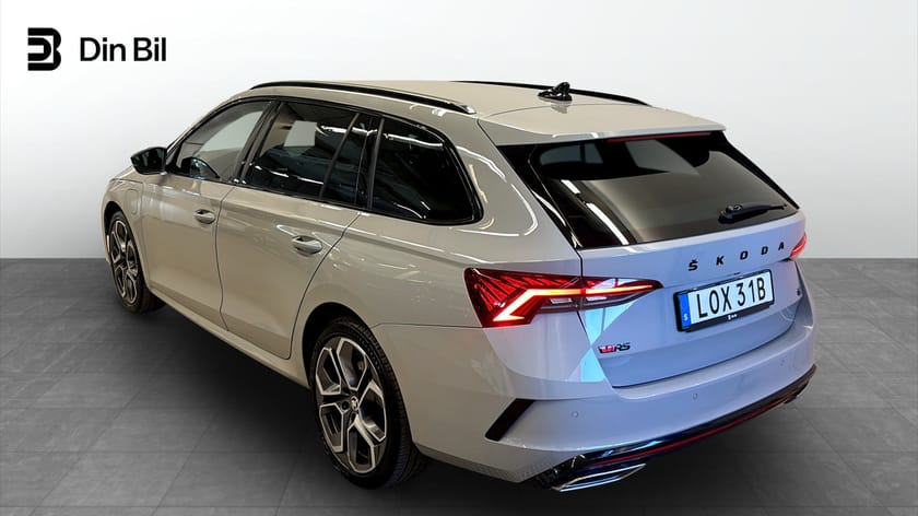 Bild 3 av Škoda Octavia Kombi RS iV | Värmare | 19" fälgar