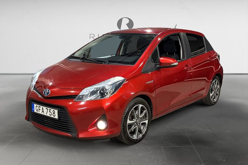 Bild 1 av Toyota Yaris Hybrid 1.5 101 HK AUT EDITION 50 NAVI 12600MIL 16"