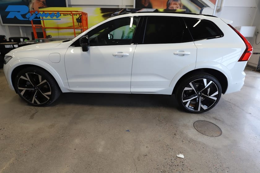 Bild 4 av Volvo XC60 T6 Plus Black Nordic Edition